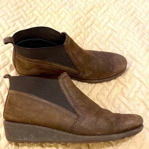 The Flexx slip-on bootie